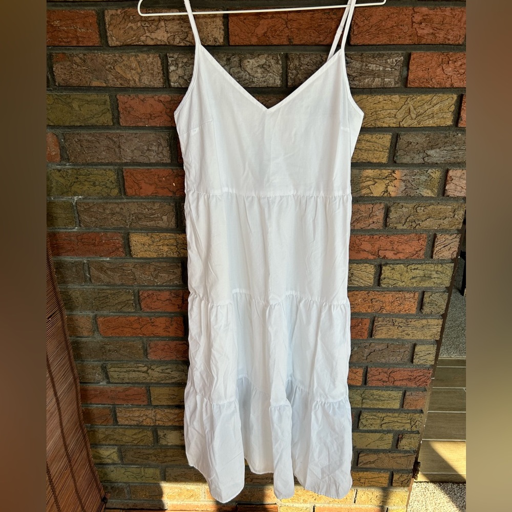 Abercrombie White Max - W/ TAGS!